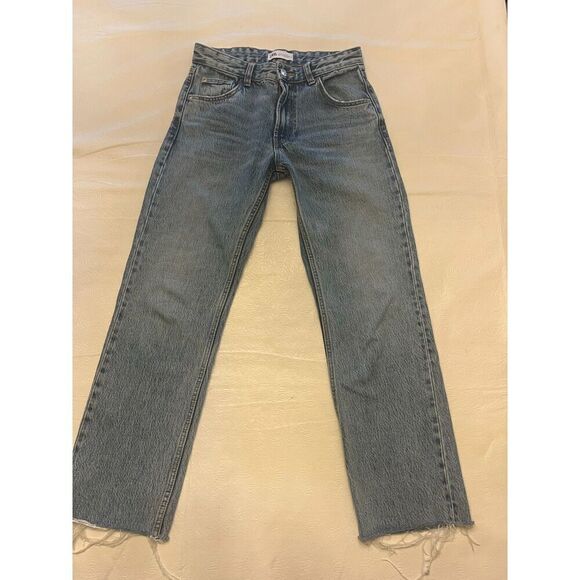 Zara Straight Legged Frayed Bottom Jeans Size 0 - Picture 4 of 10